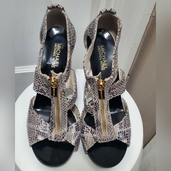 MICHAEL KORS  Women’s Berkley T-Strap Embossed Snakeskin Heels Sandals Size 8M✌️ - Picture 4 of 11